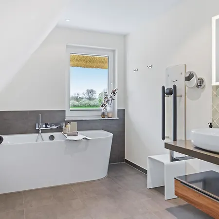 Reethaus Elisa Mit Sauna, Kamin Und Garten Holiday home Pepelow